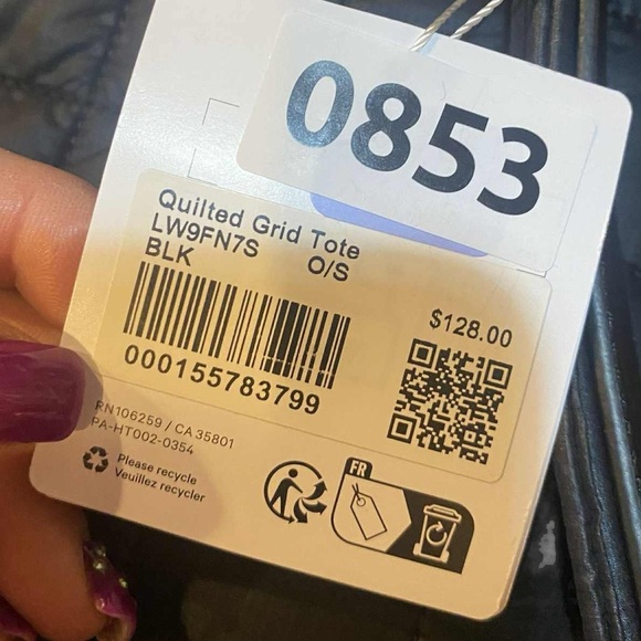 NWT Lululemon quilted grid tote BLACK - Picture 5 of 5